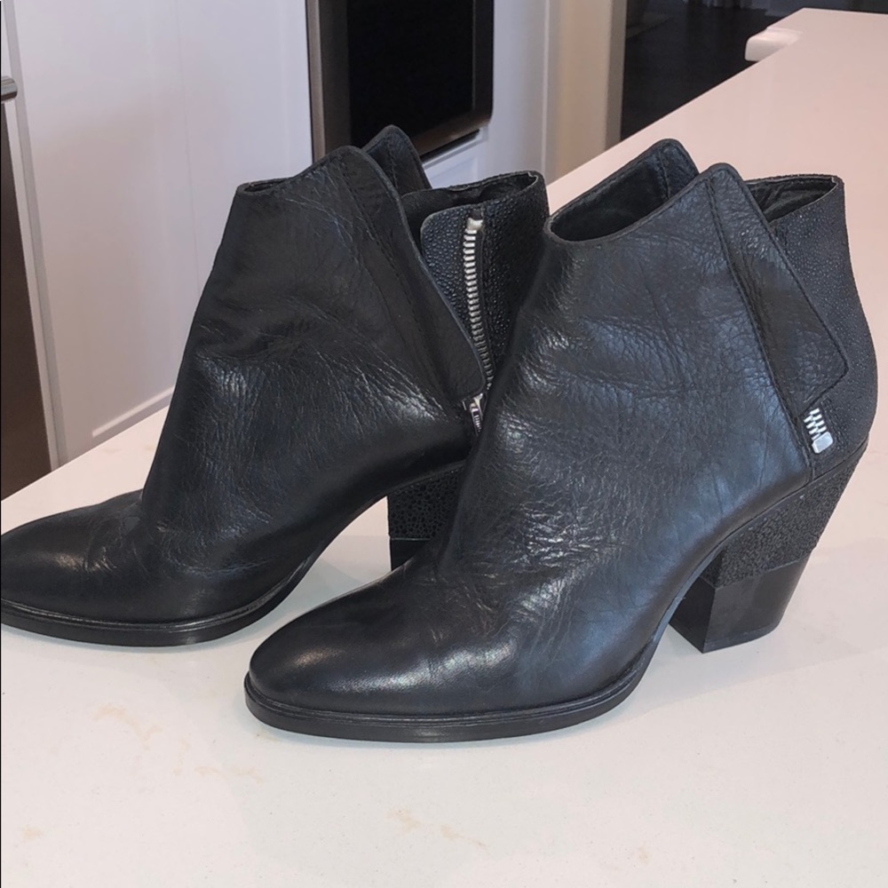 Dolce Vita Black Leather Bootie size 9